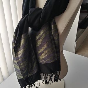 Accessory Street Scarf